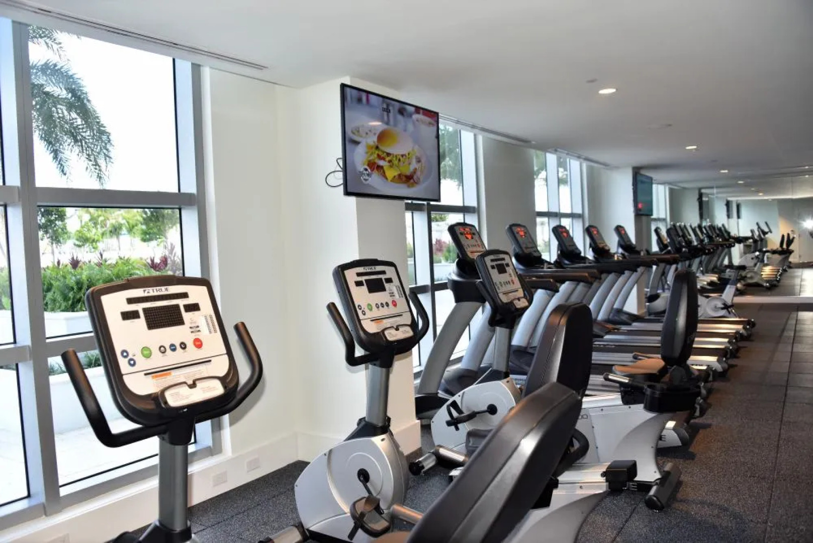 Апарт-Отель Hollywood Beach Luxury Residences