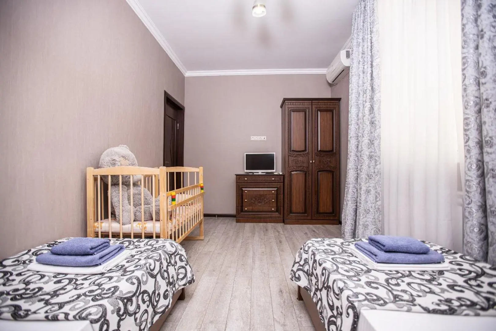 Коттедж в Сириусе у Моря на 11 Человек