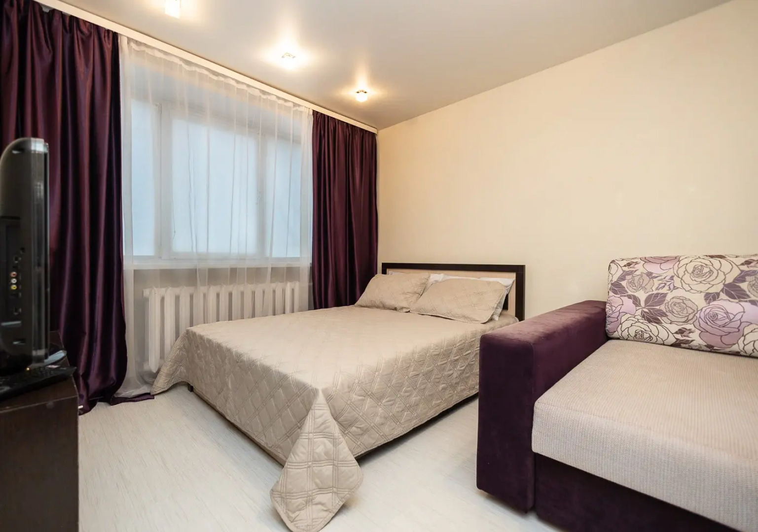 Квартира Уютная чистая рядом с метро Якуба Коласа