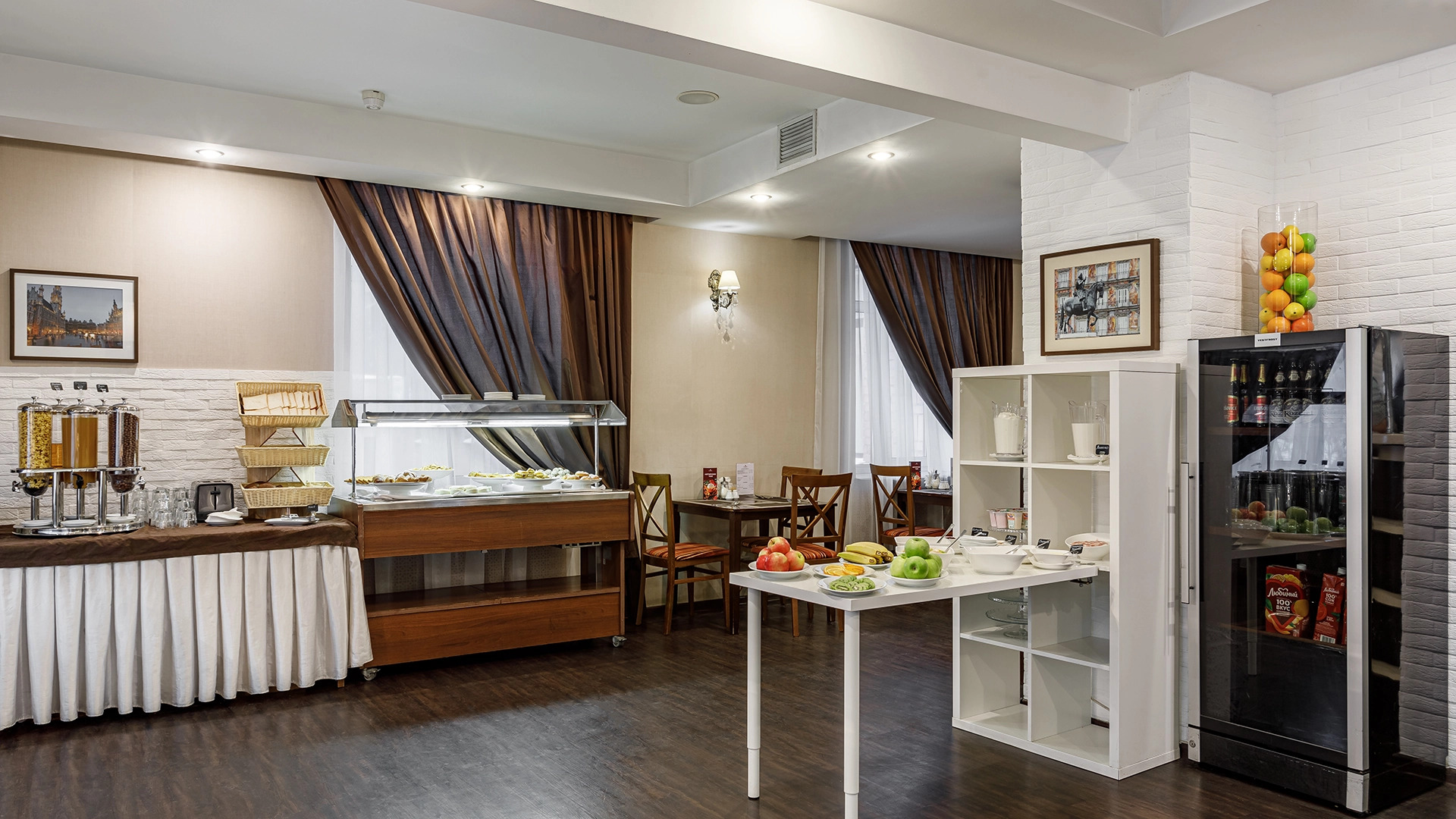 Отель Максима Заря