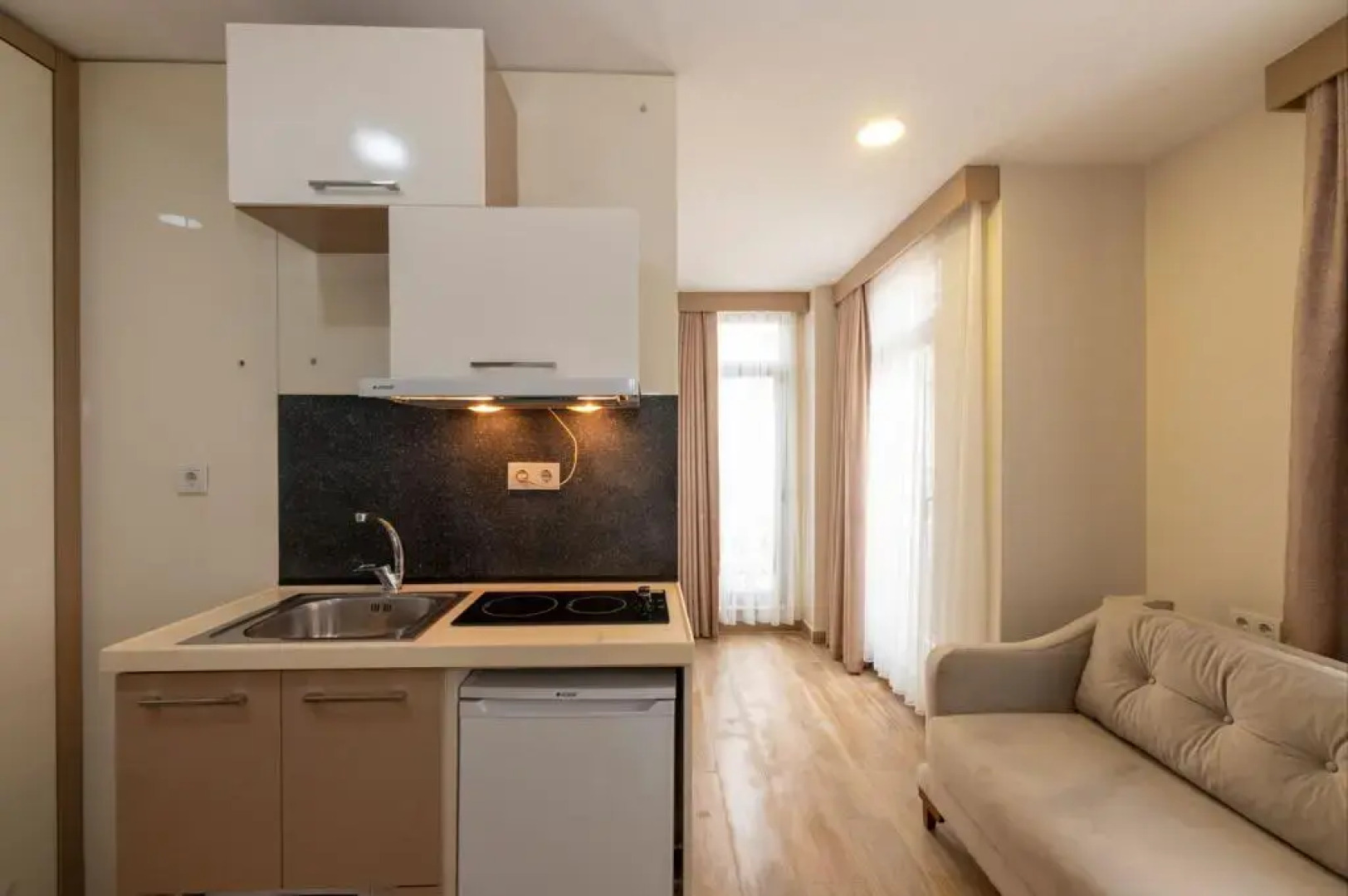 Отель Taksim Peri Suite