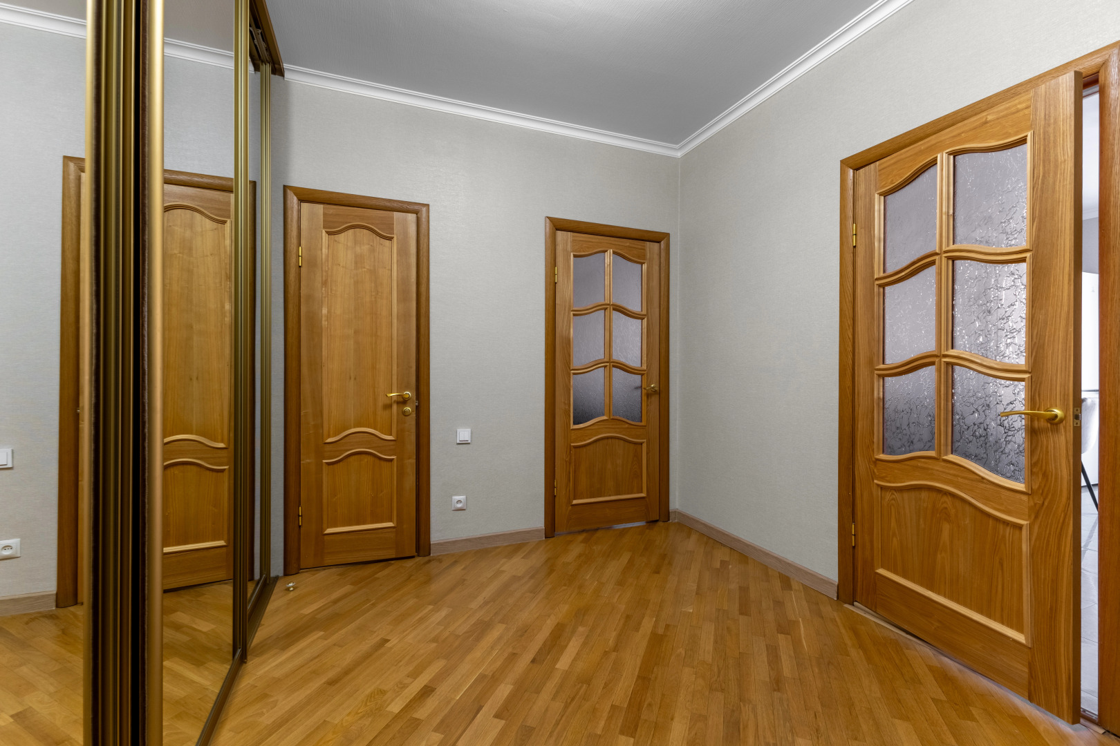 Квартира с обновлённым Ремонтом в закрытом дворе