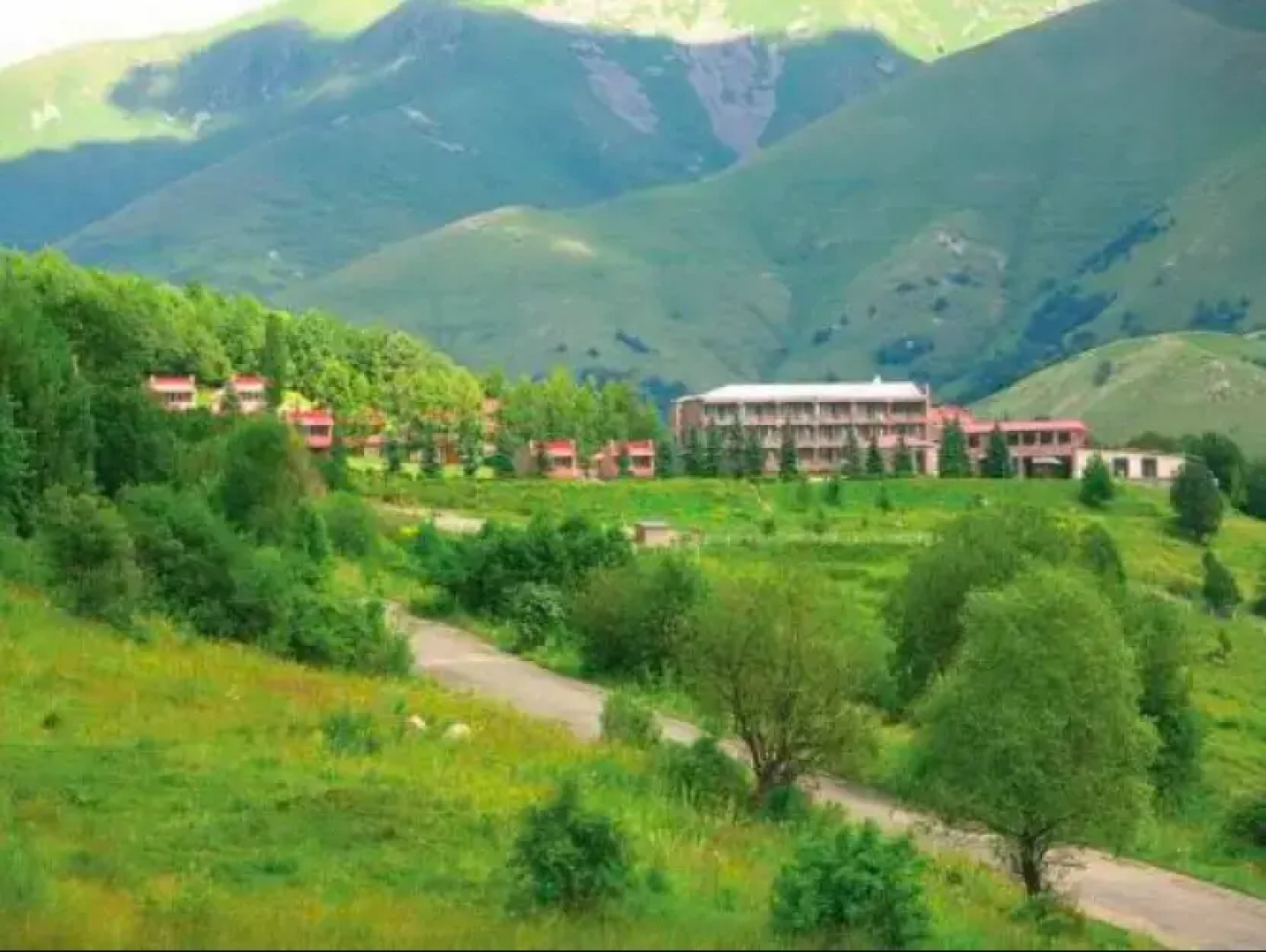 Курортный отель Ani