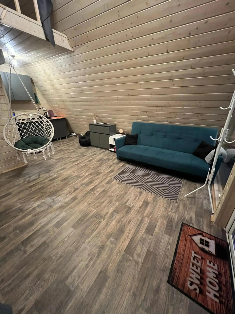 Частный дом Уютный у Реки с Чаном в Современном Стиле