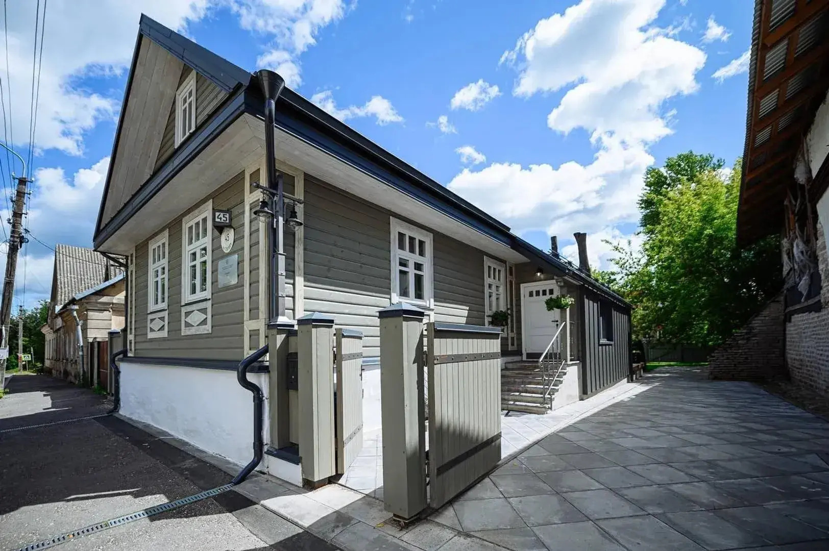 Частный дом Подызбица на улице Гоголя 45