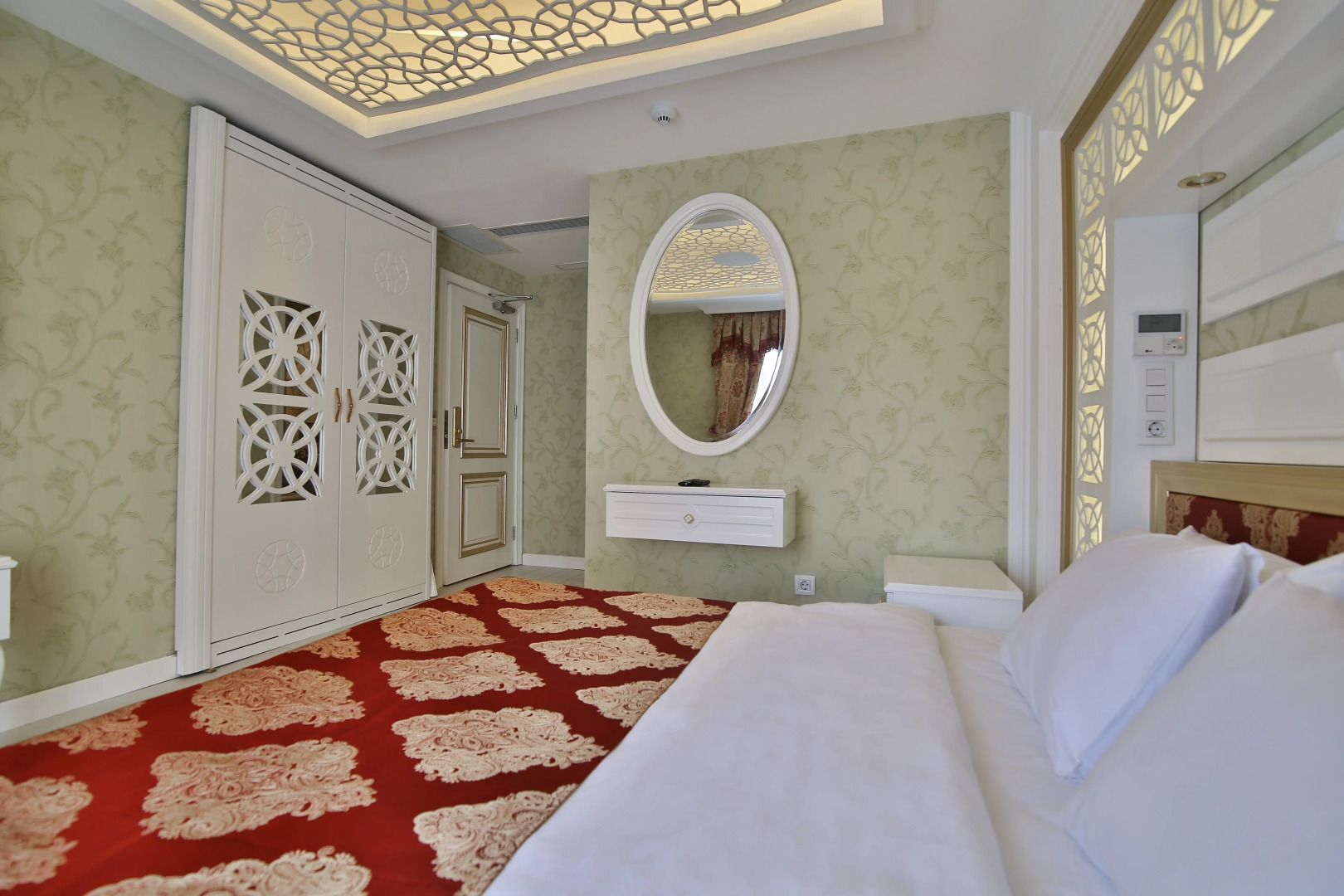 Отель Queens Land Istanbul