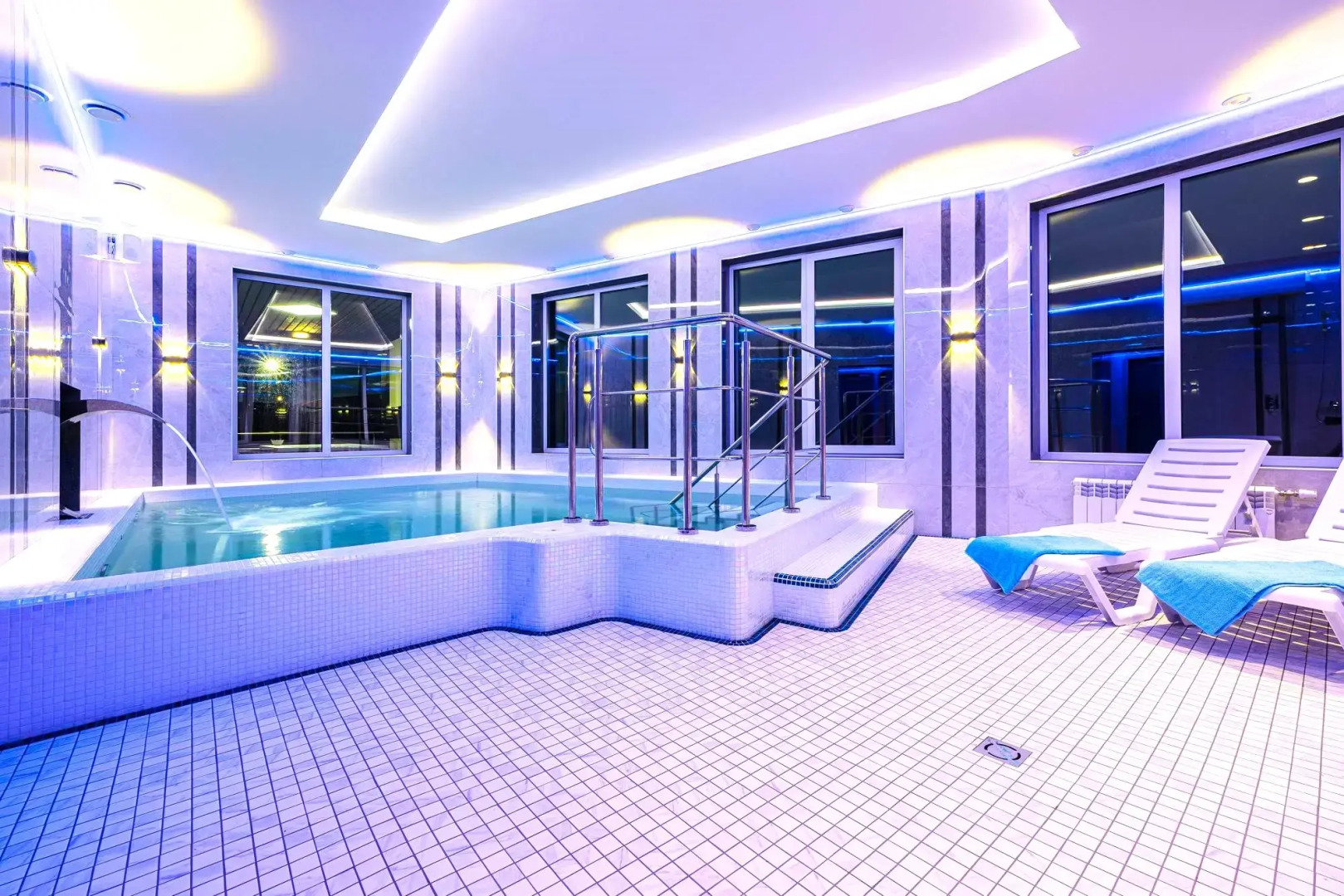 Частный дом Коттеджа с баней и бассейном