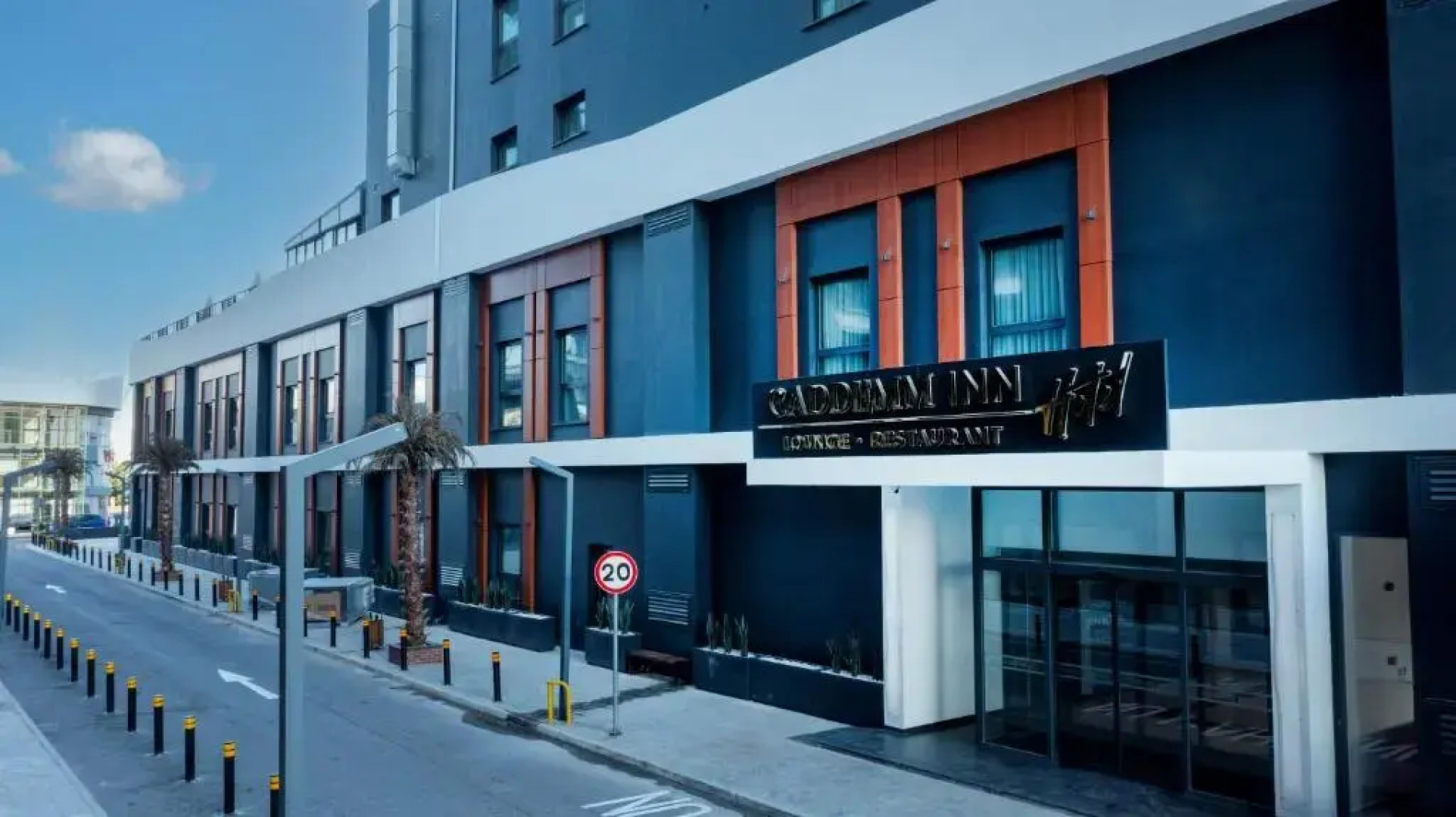 Отель Caddemm Inn