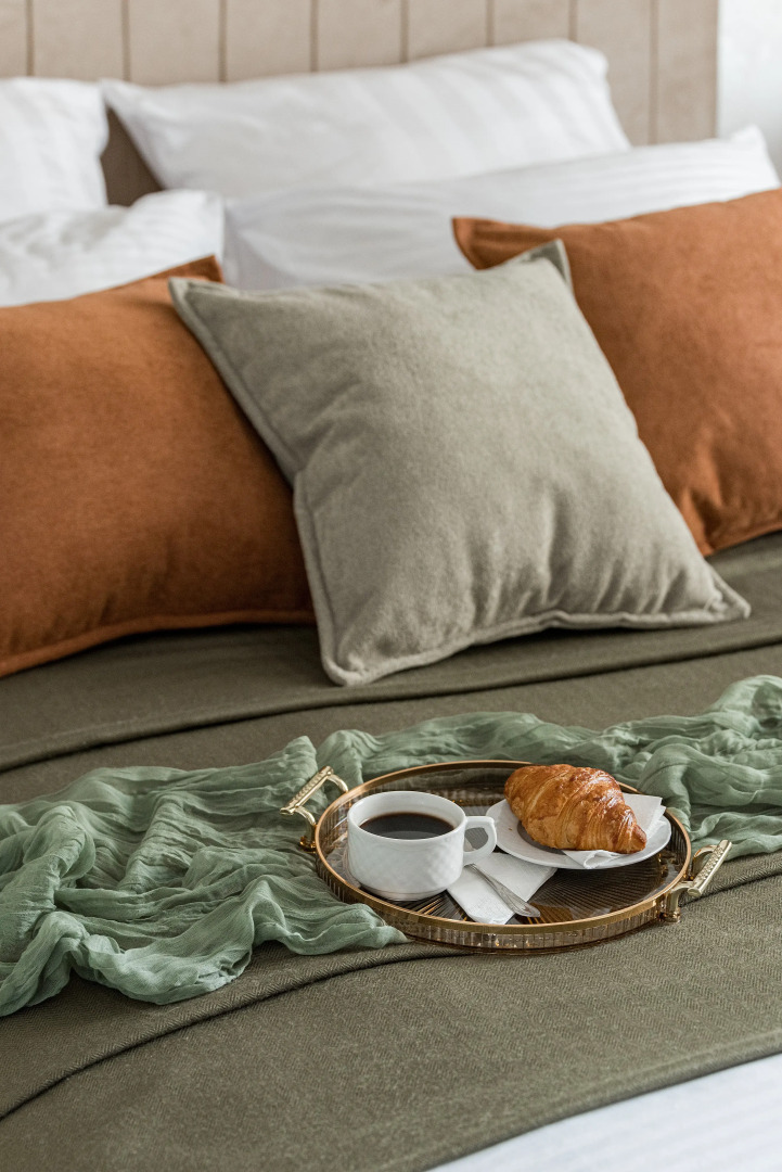 Апартаменты Сталинка после ремонта с видом на главный проспект Минска, крыши и закаты