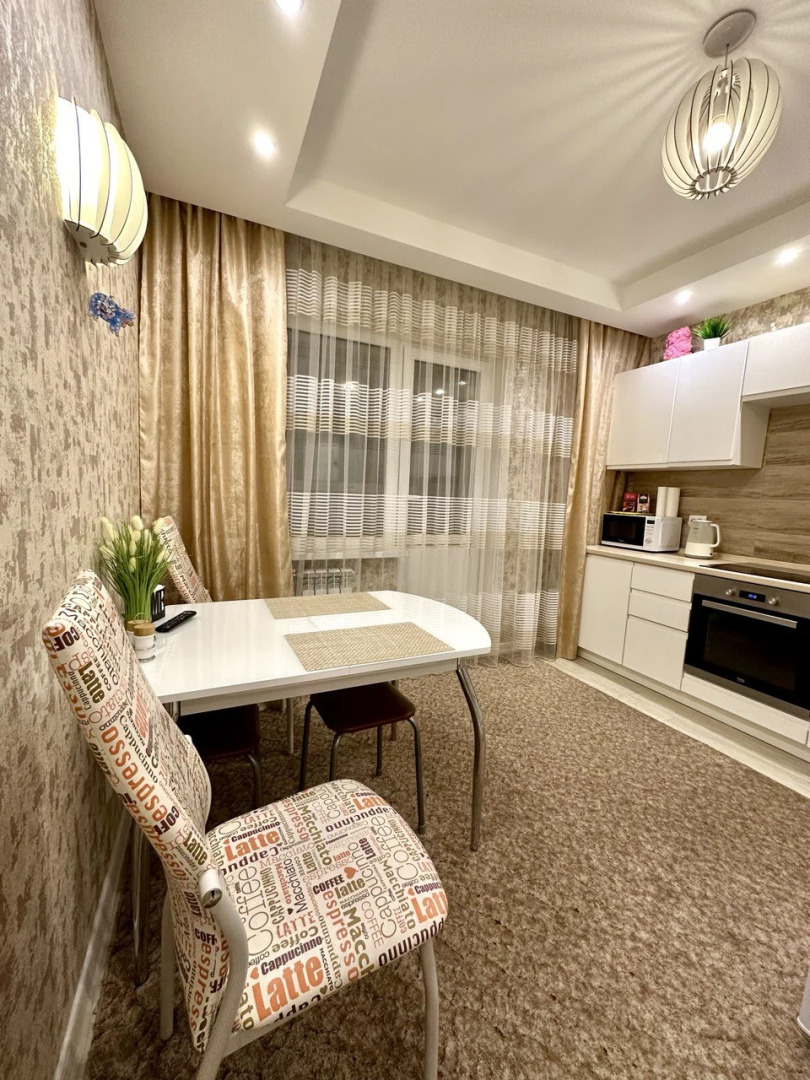 Апартаменты на улице Маршала Устинова д.1