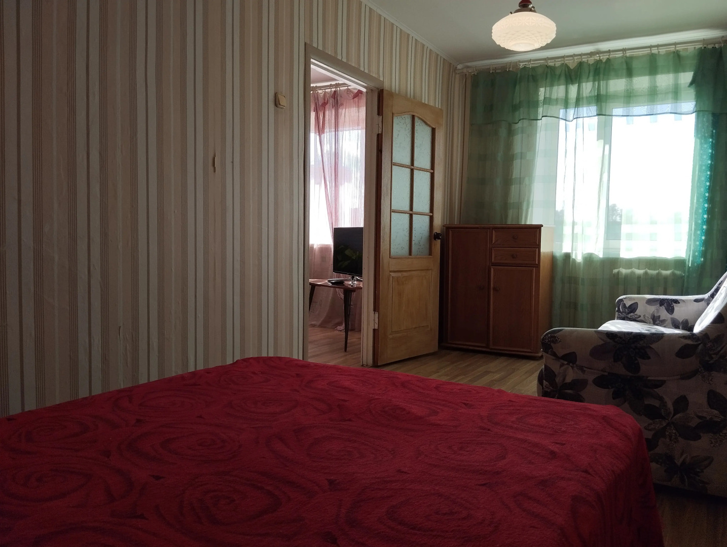 Двухкомнатные апартаменты возле ж/д и автовокзалов, центр