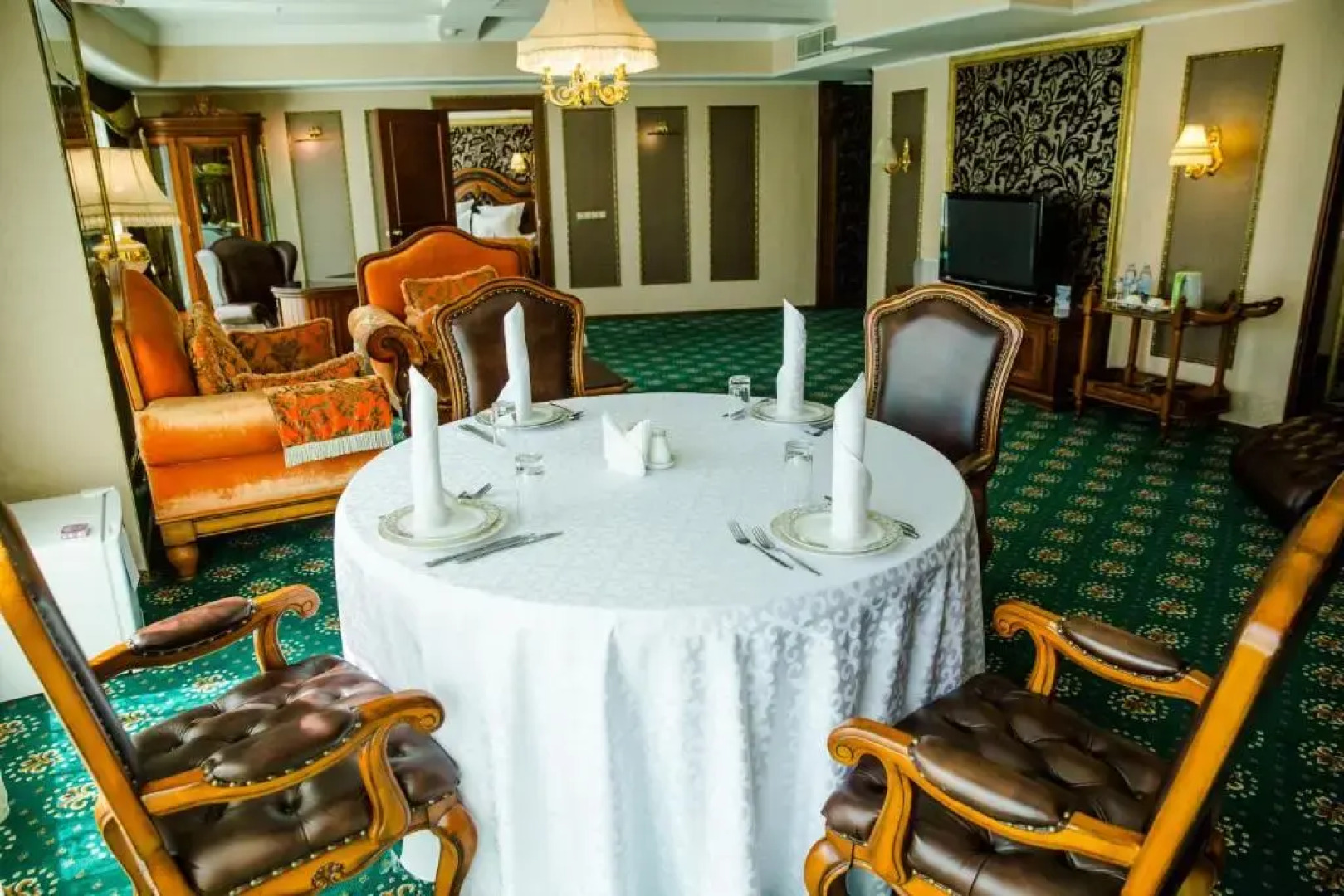 Отель и бизнес-центр Diplomat