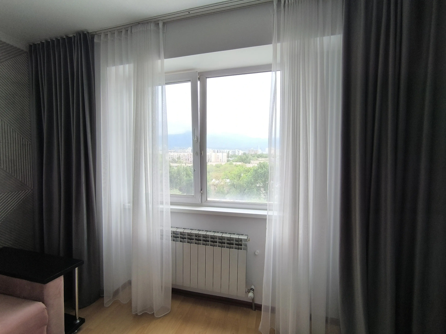 Двухкомнатная Квартира в Центре с Видом на Город и на Горы