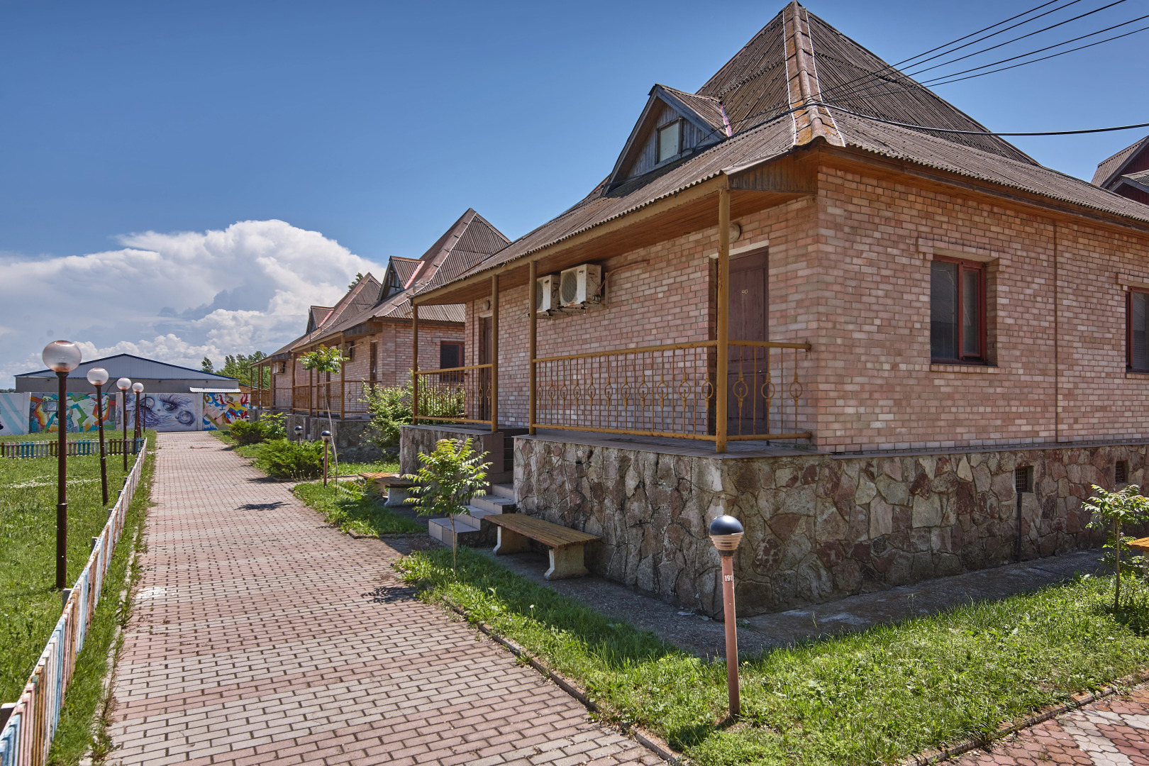 Отель Равена