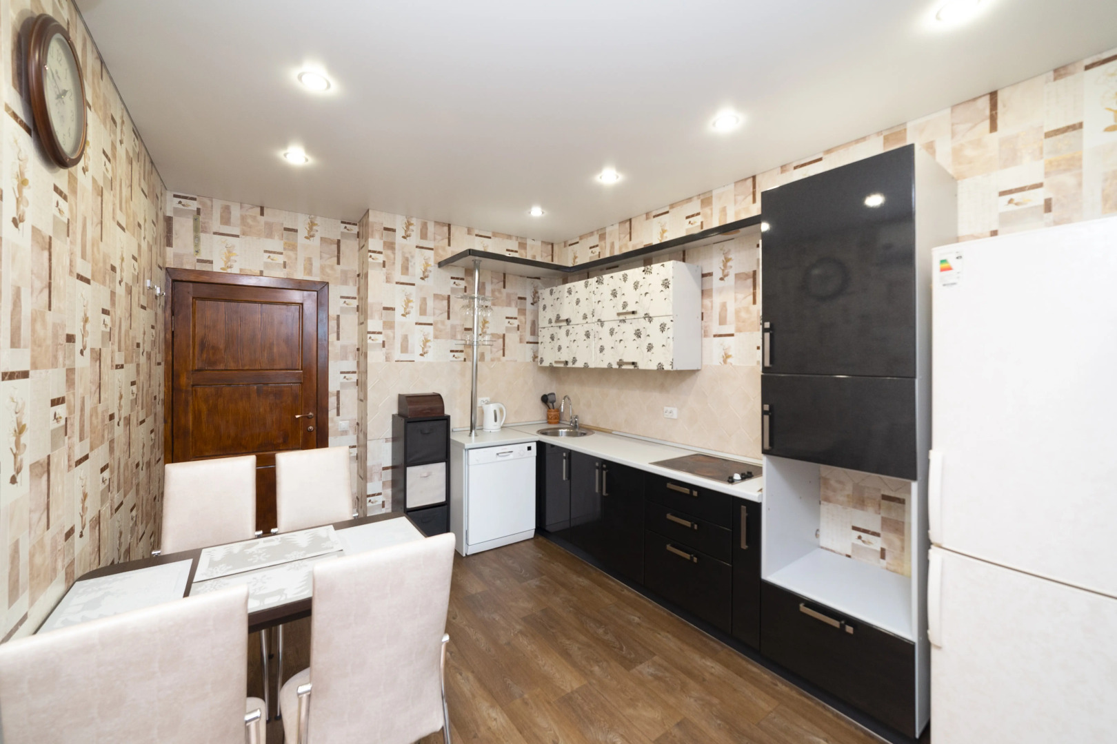 Квартира Ночник на Велижанской 68