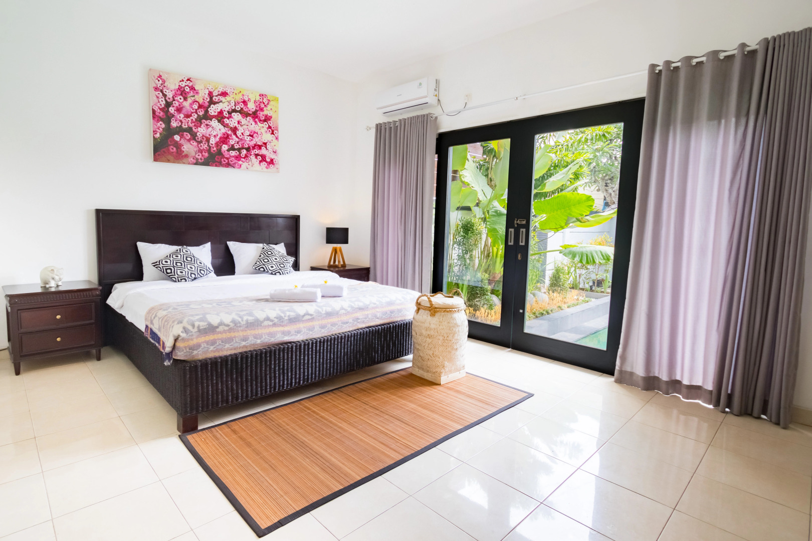 Вилла Villa with Amazing Pool and Rooftop Sun Terrace