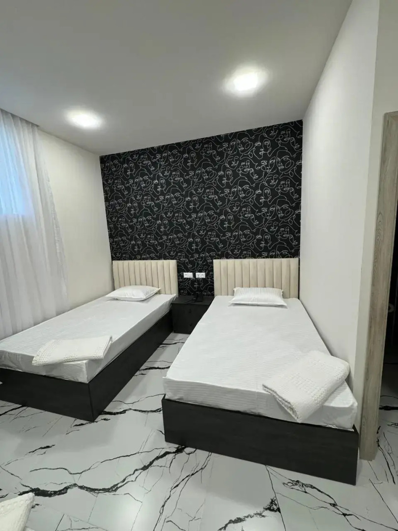 Отель Luxe Plaza