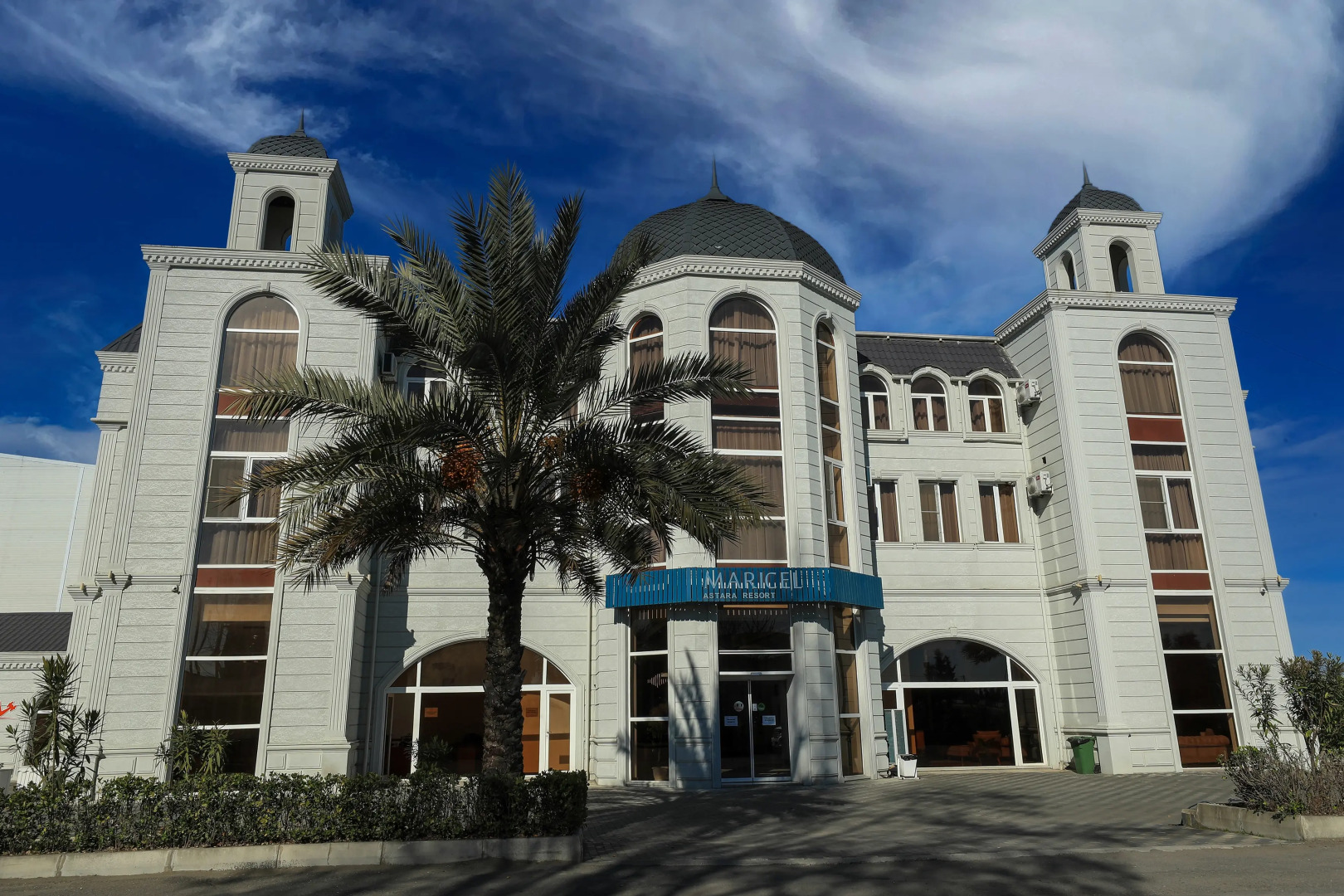 Курортный отель Maricel Astara Resort