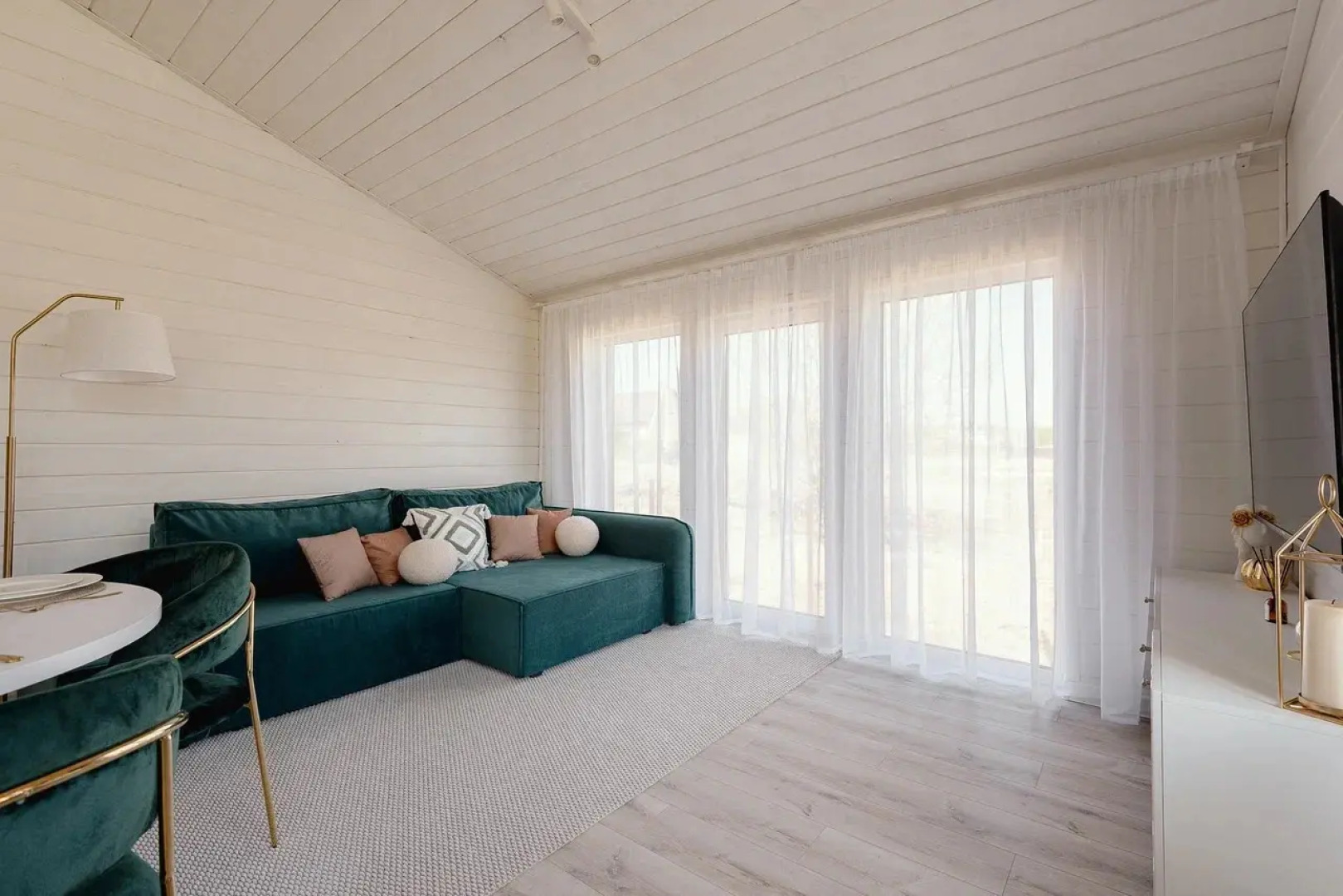 Частный дом в стиле Барнхаус на улице Южный Квартал 18 в Акатово