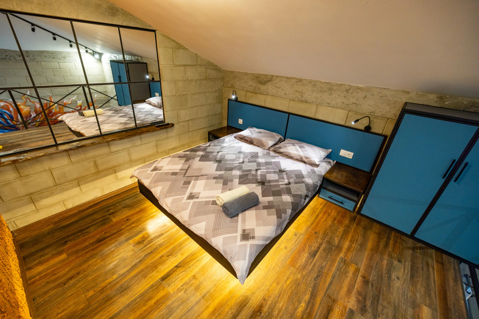 Двухуровневая квартира с сауной Огонь-Вода