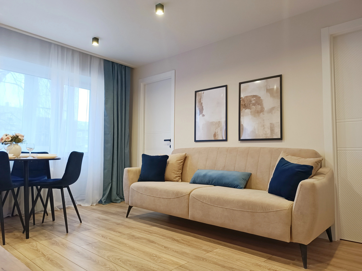 Двухкомнатные Сканди апартаменты в Центре Города