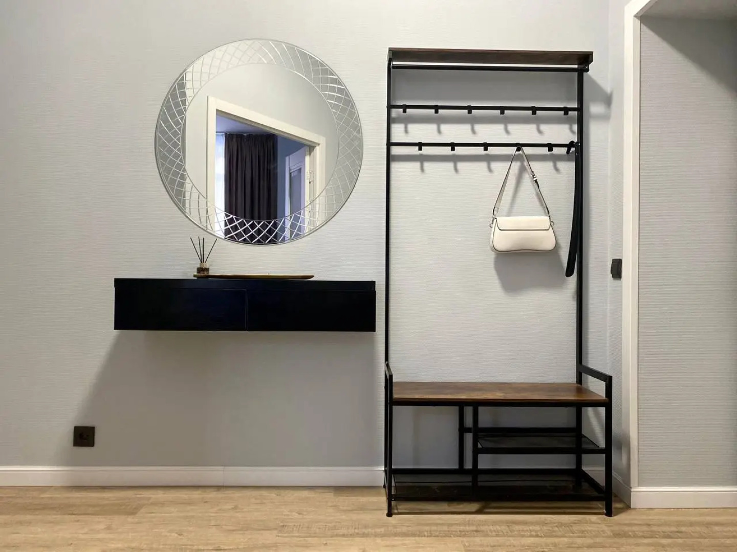 Апартаменты трехкомнатные рядом с набережной