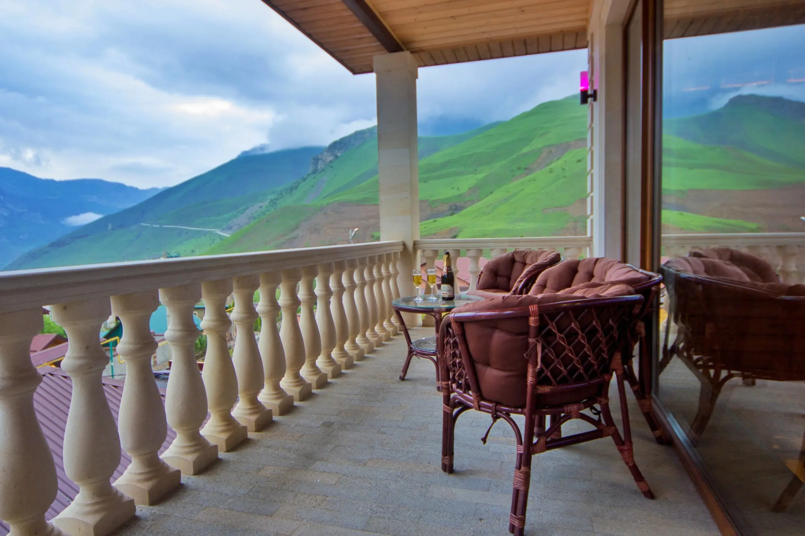 Частный Дом в Горах с Бассейном