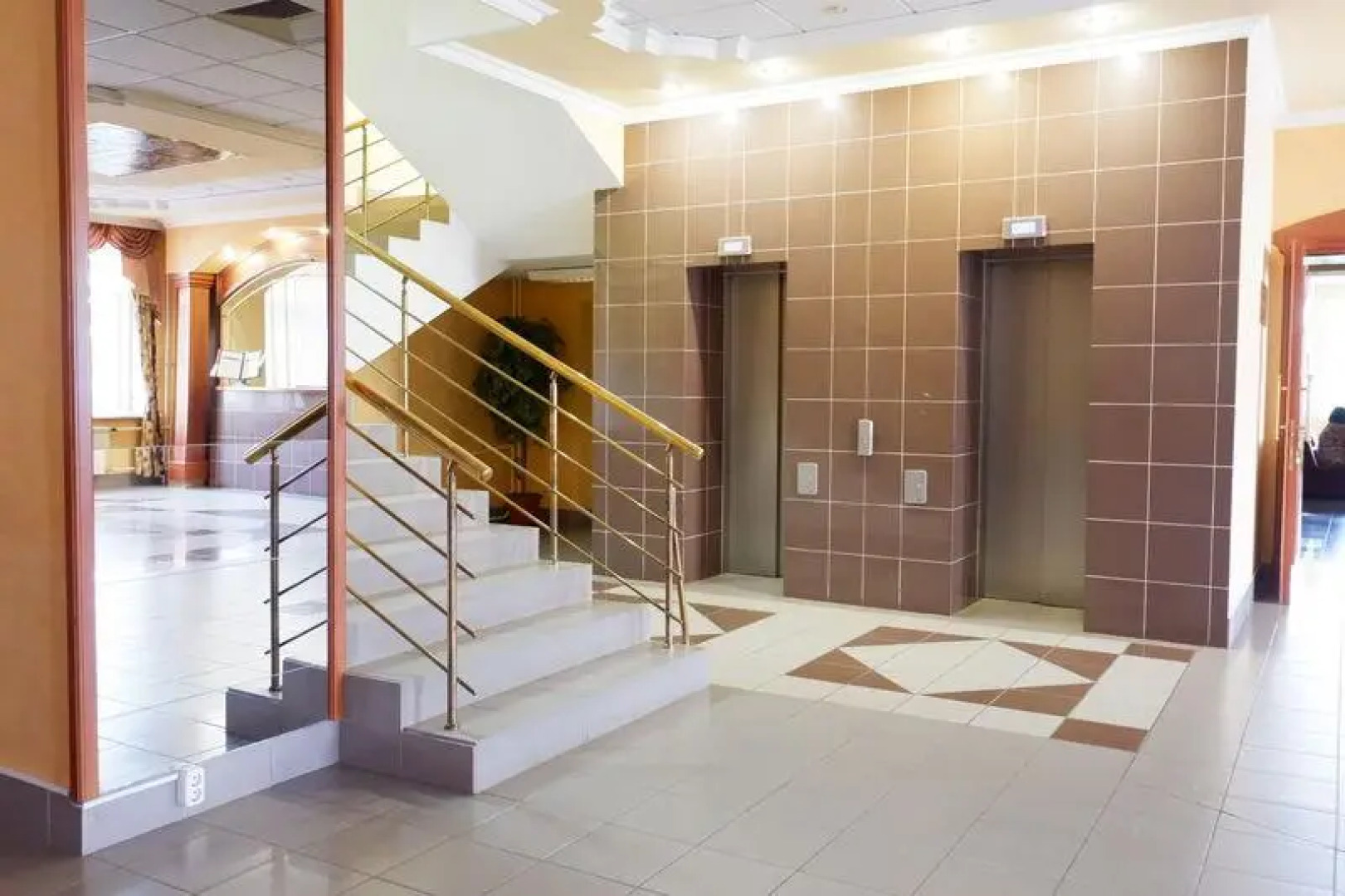 Азимут Отель Мирный