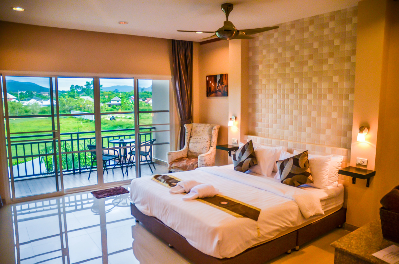 Отель 4 Palms Resort