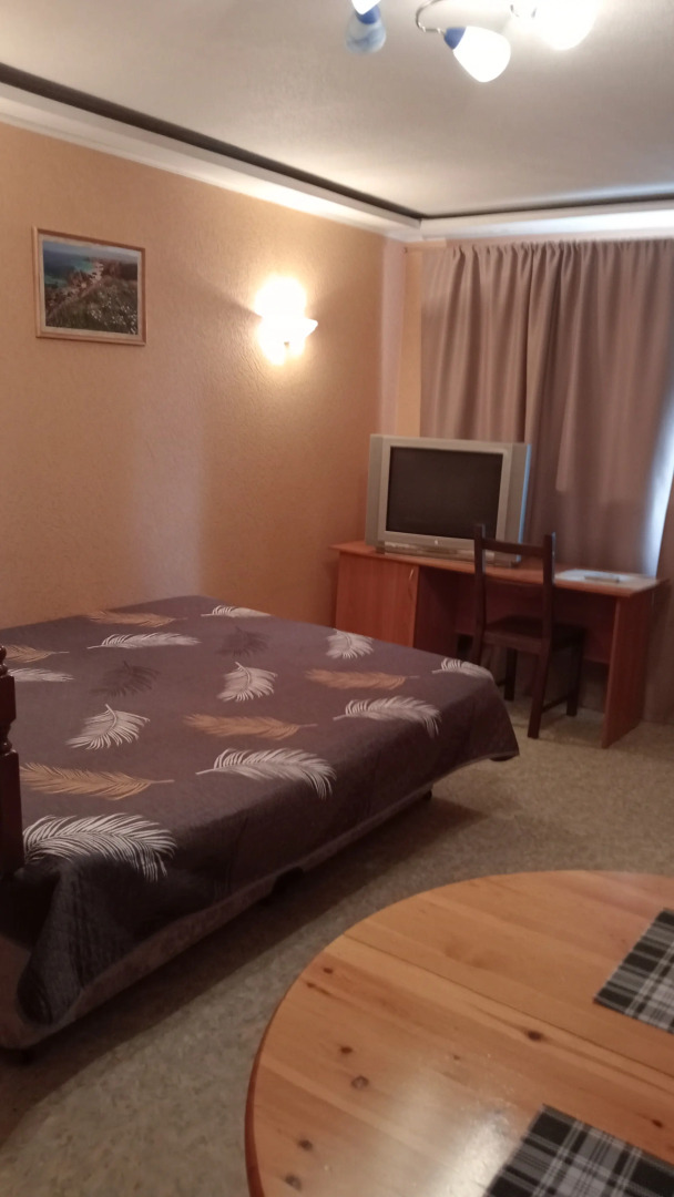 Меблированные комнаты Ваш Дом на Ленинградской (2 подъезд, кв. 32)