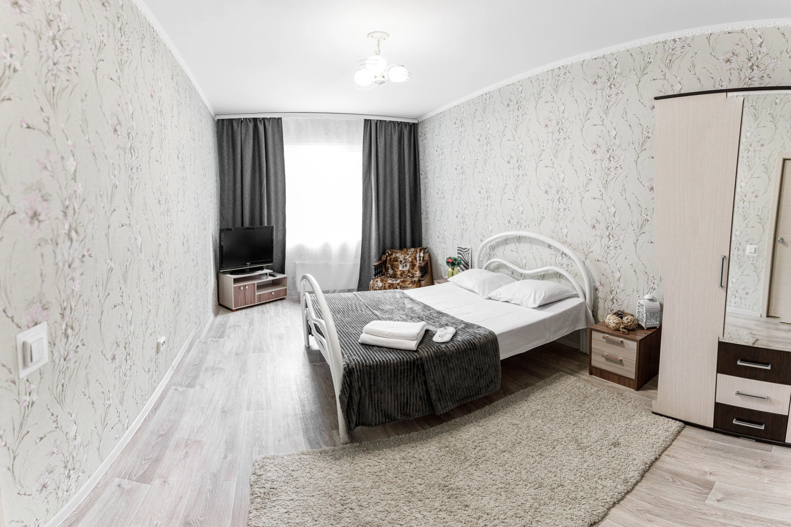 Апартаменты Притомский 13