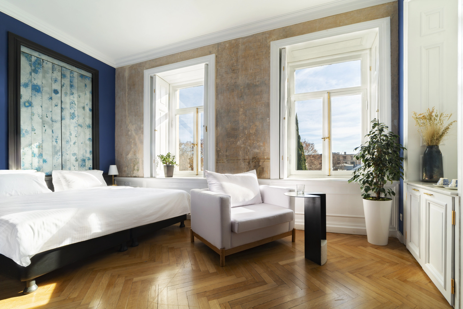 Unfound Door - Design Hotel