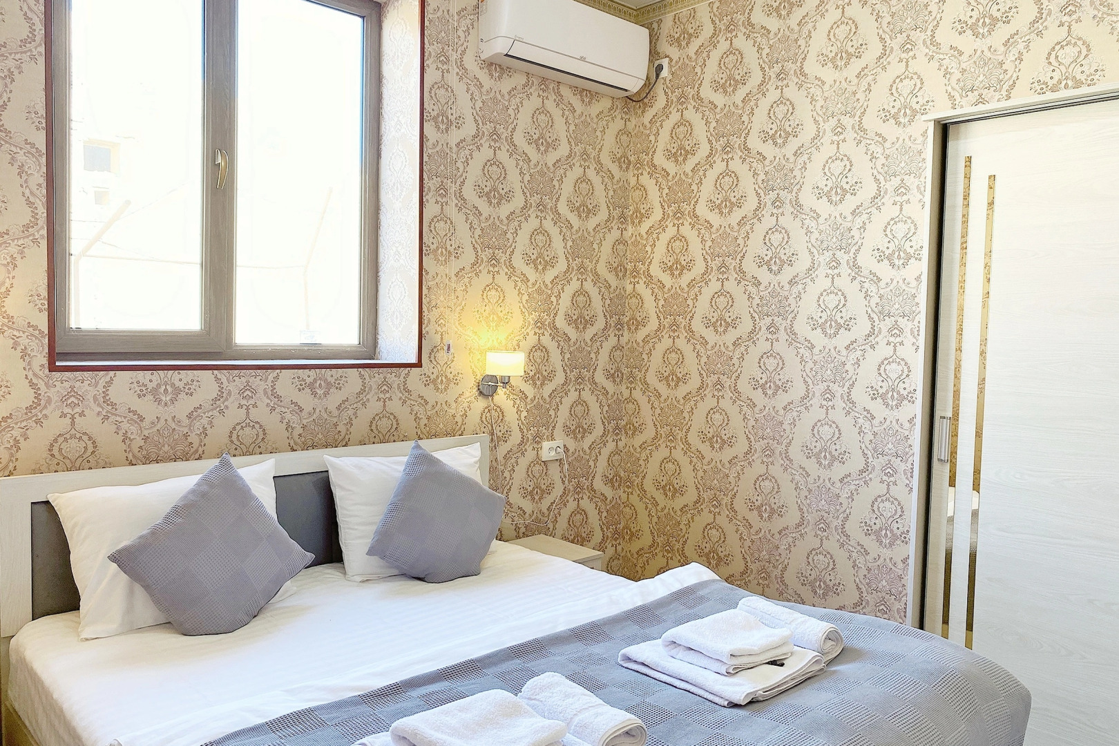 Отель Nanosh East