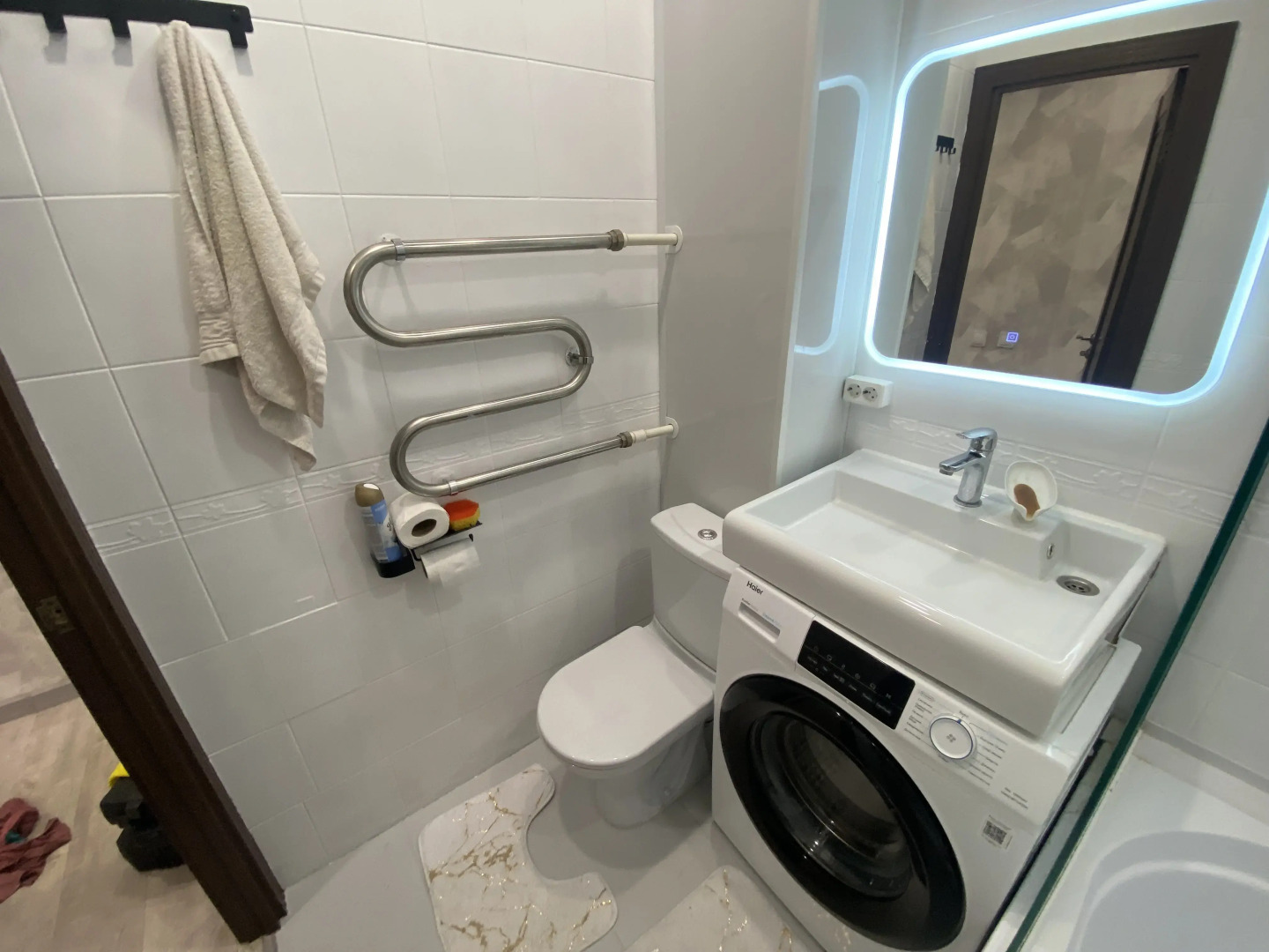 Квартира Двухкомнатная у метро напротив Северного вокзала