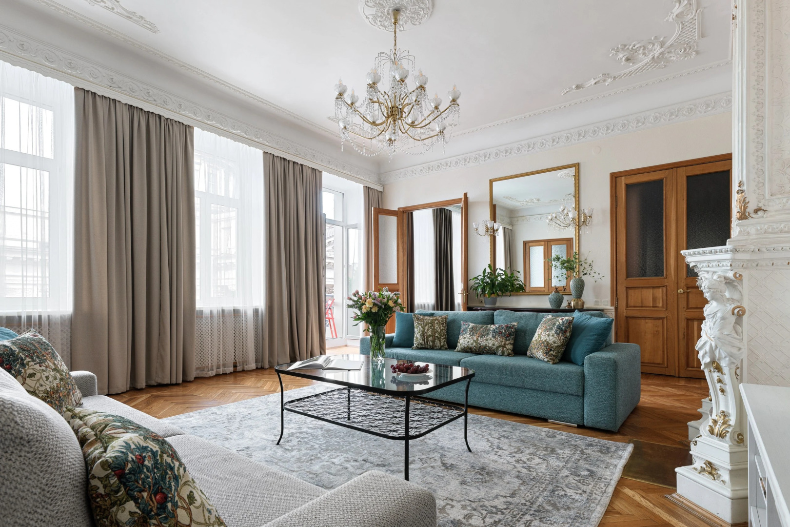 Апартаменты Minin Apartments с видом на Казанский собор 120 кв.м.