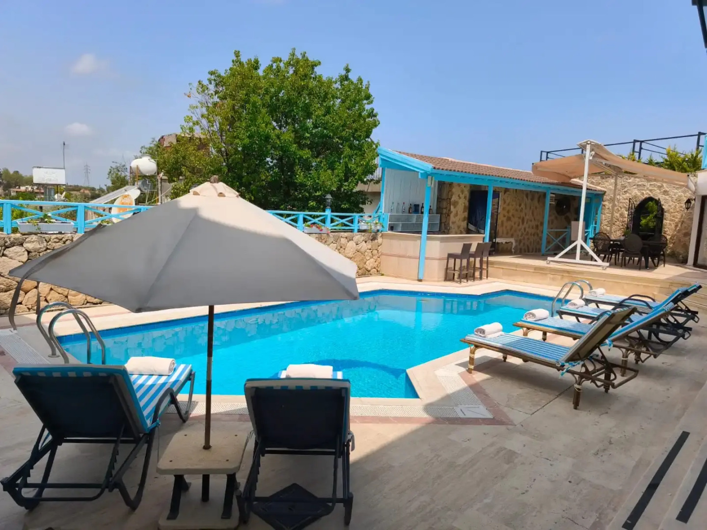 Bellapais Abbey Hotel