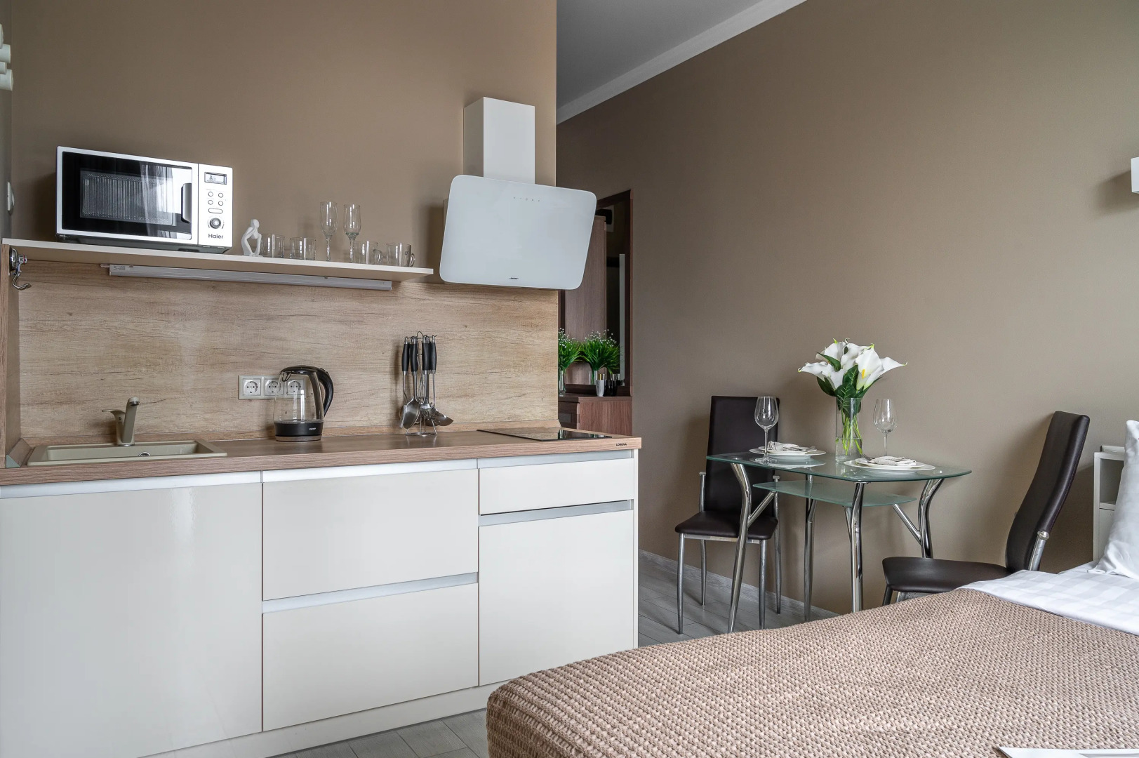 Апартаменты Red Apartments Арт Лайт Розен