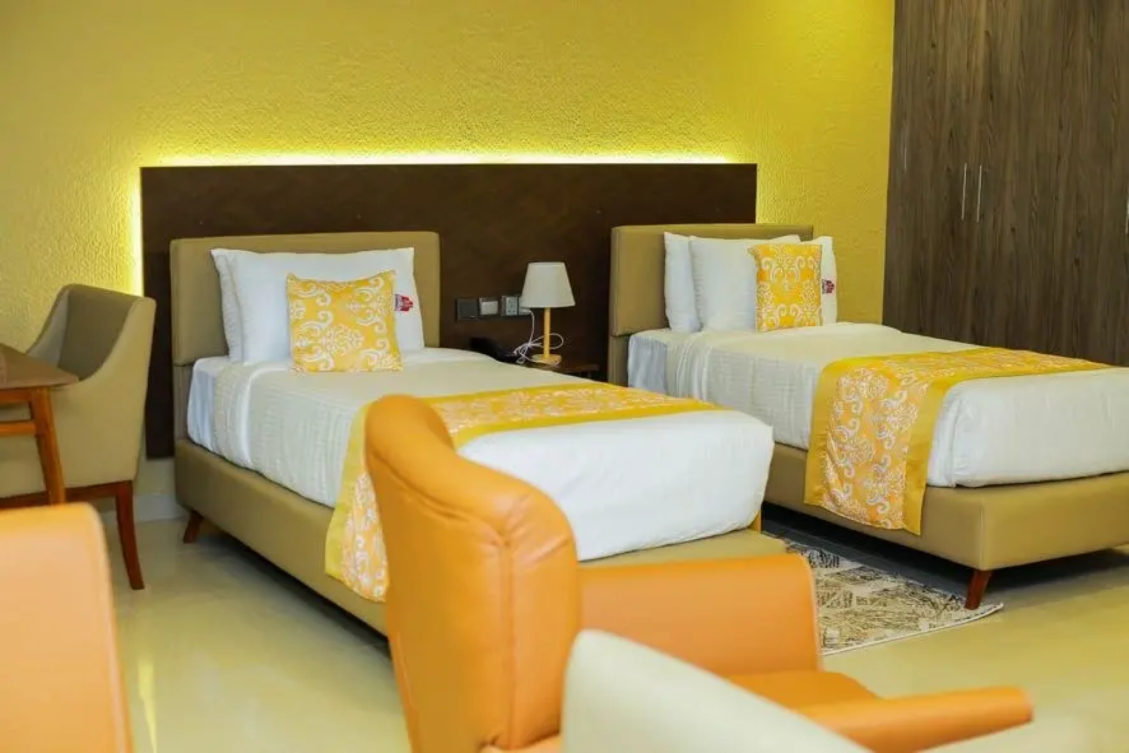 Отель King Jada Apartments & Hotel