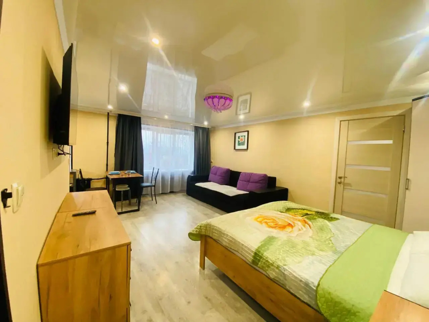 Апартаменты 2-х Комнатная Квартира в Центре Города на Карла Либкнехта 44