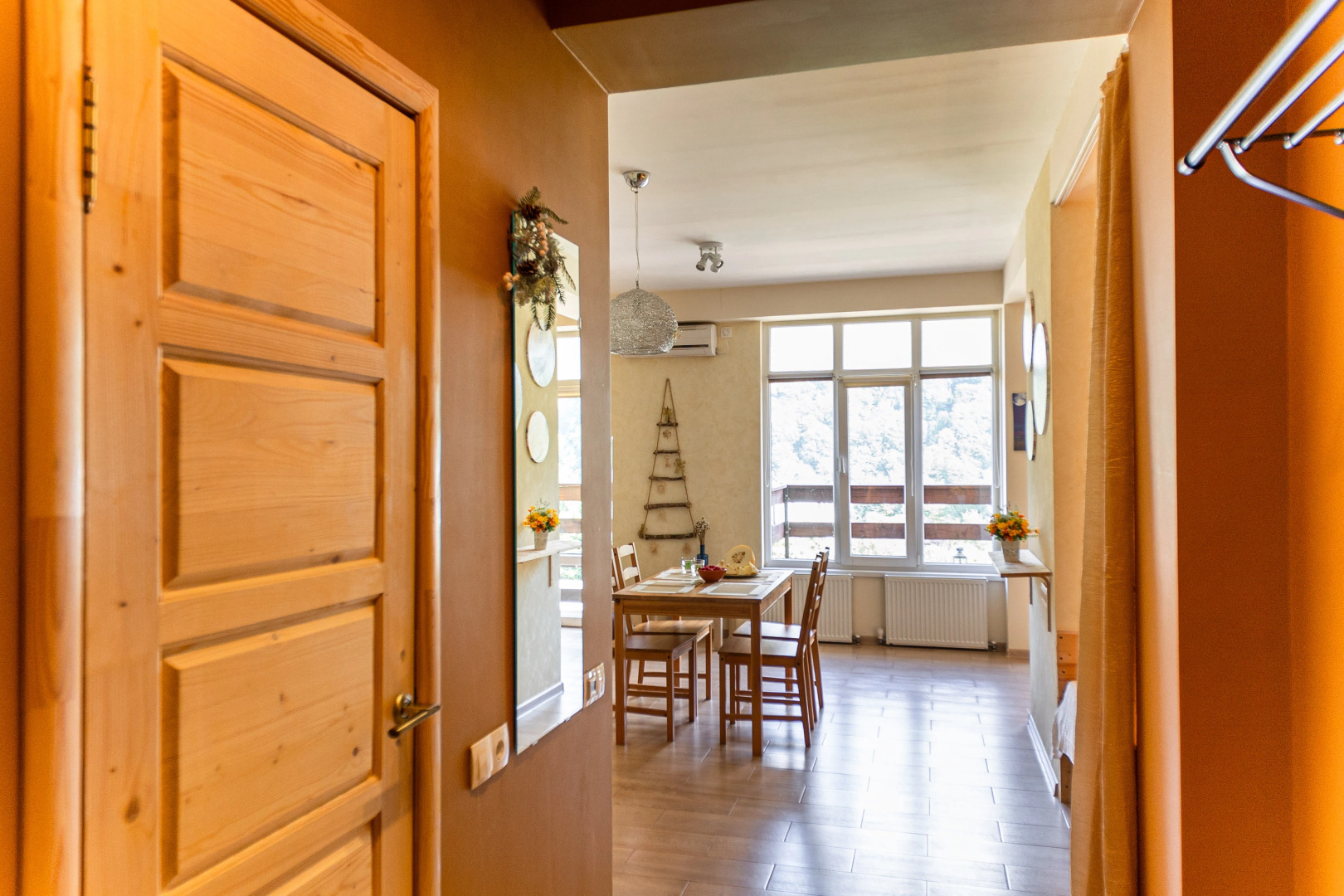 Апартаменты семейные с видом на горы