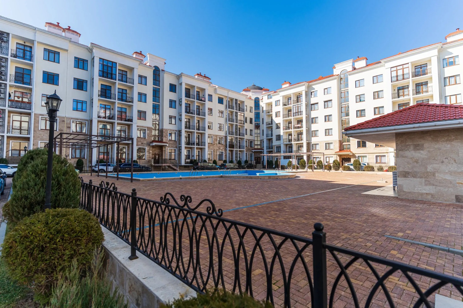 Апартаменты в Элитном ЖК Изумрудный Город в Геленджике от LetoAрart