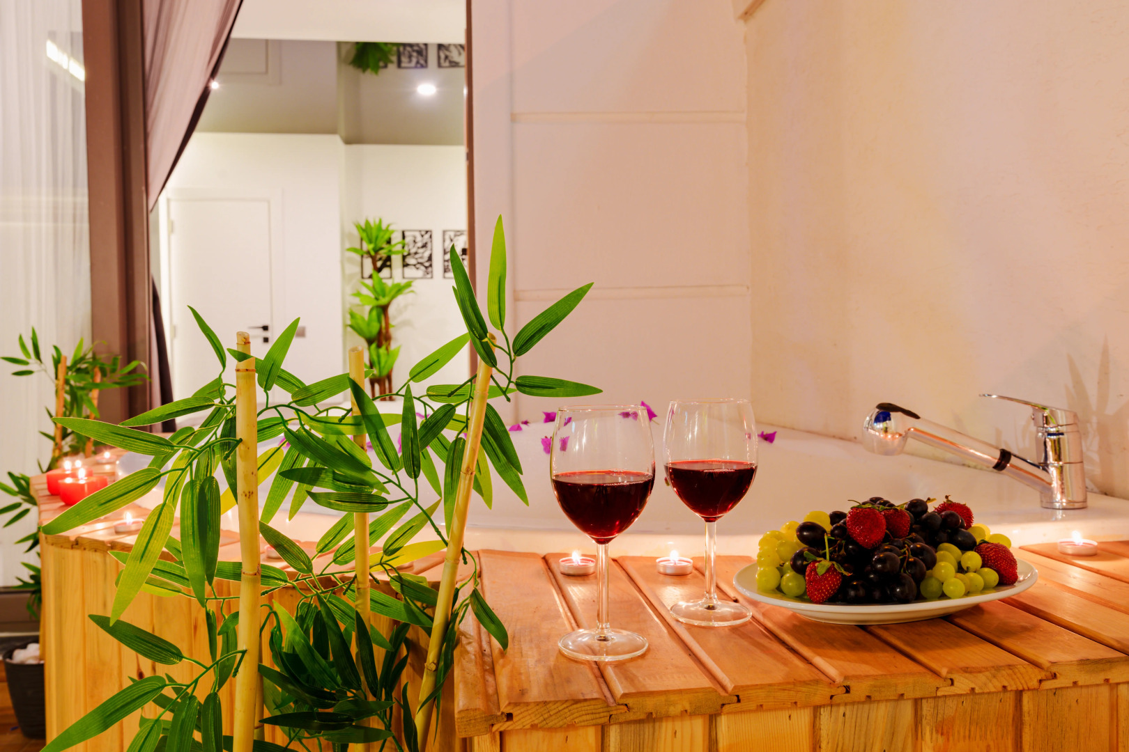 Отель Mrt Suites Lara