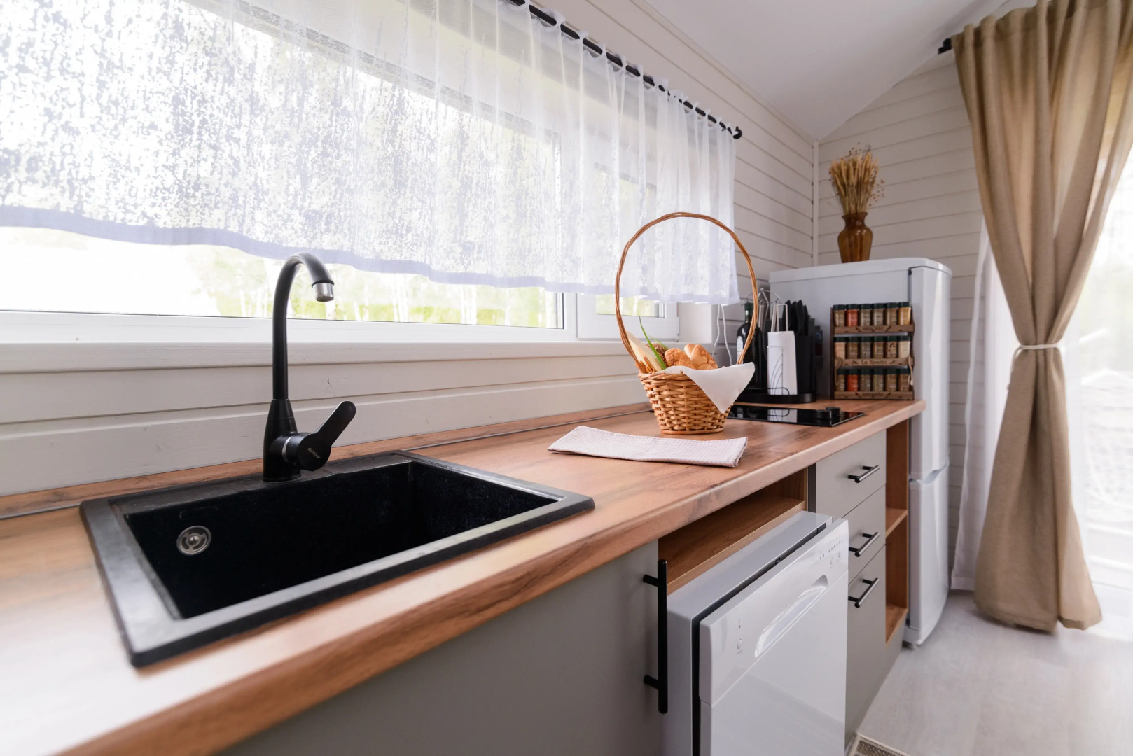 Частный дом в поселке у водохранилища