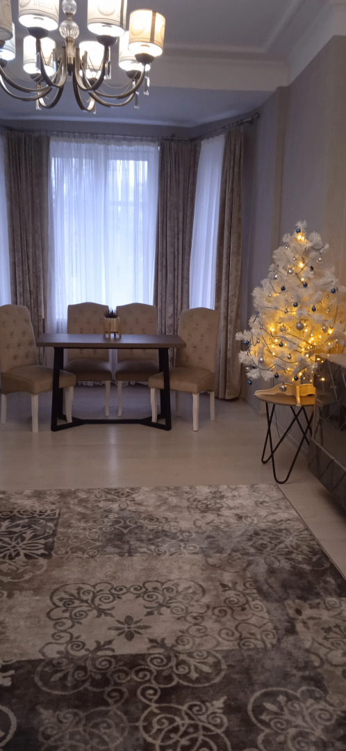 Апартаменты в центре 4х комнатные на Кирова 1