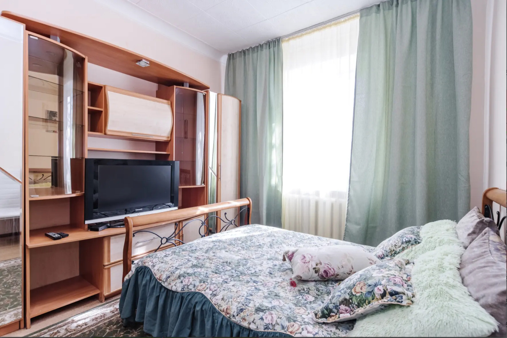 Апартаменты Зеленый шелк рядом с парком в центре города