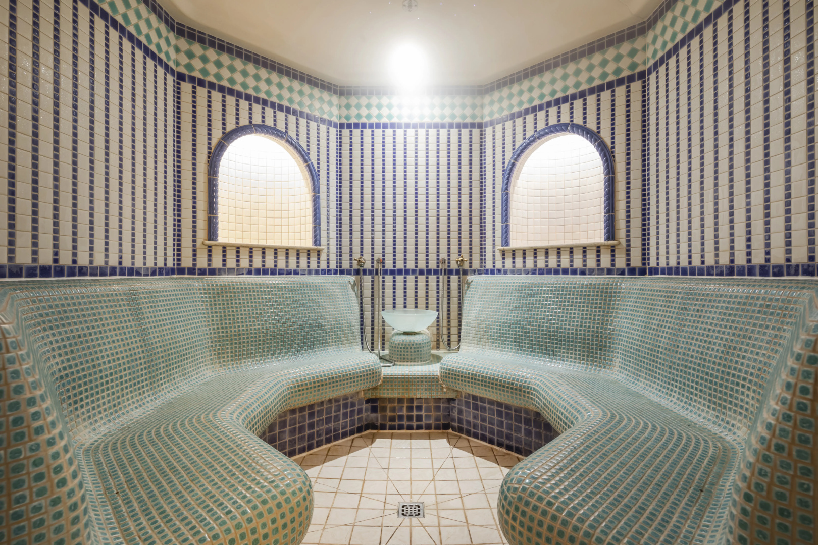 Отель Arthurs Spa Hotel By Mercure