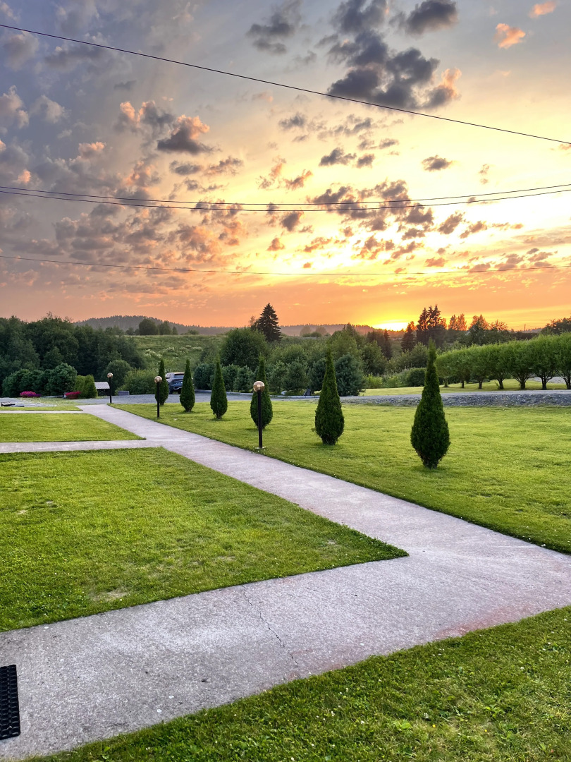 Частный дом у реки