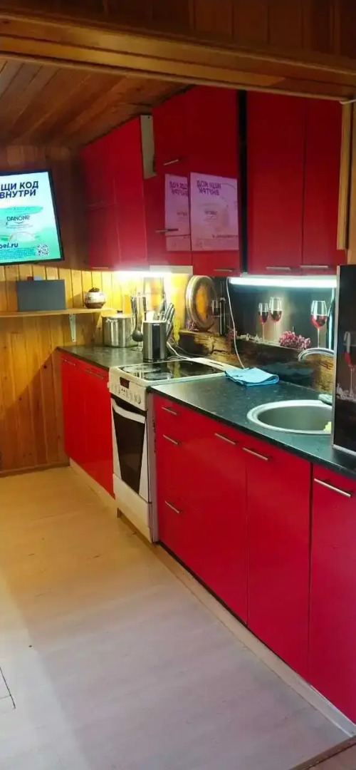 Частный дом с баней на территории