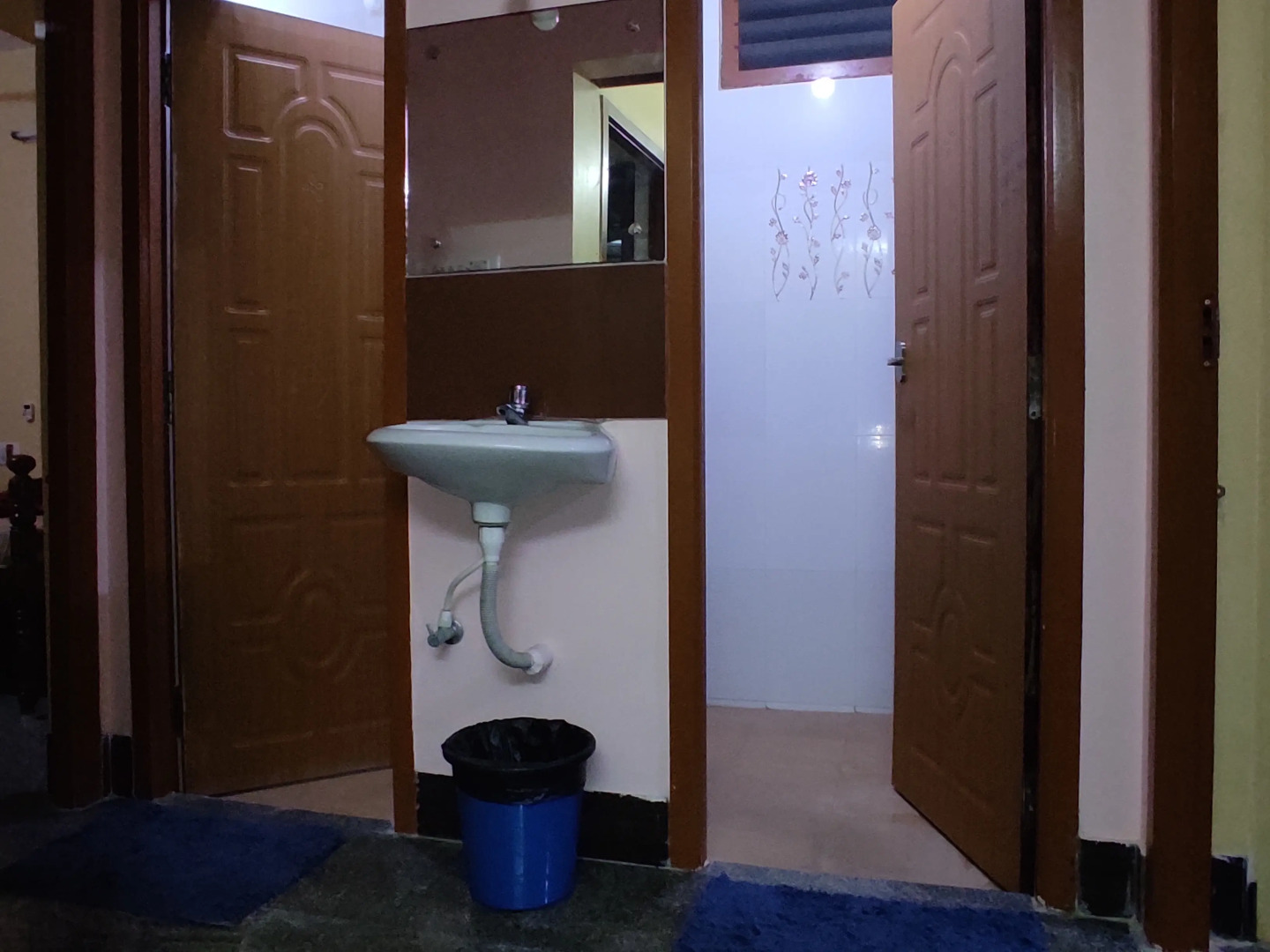 Отель Manora Residency