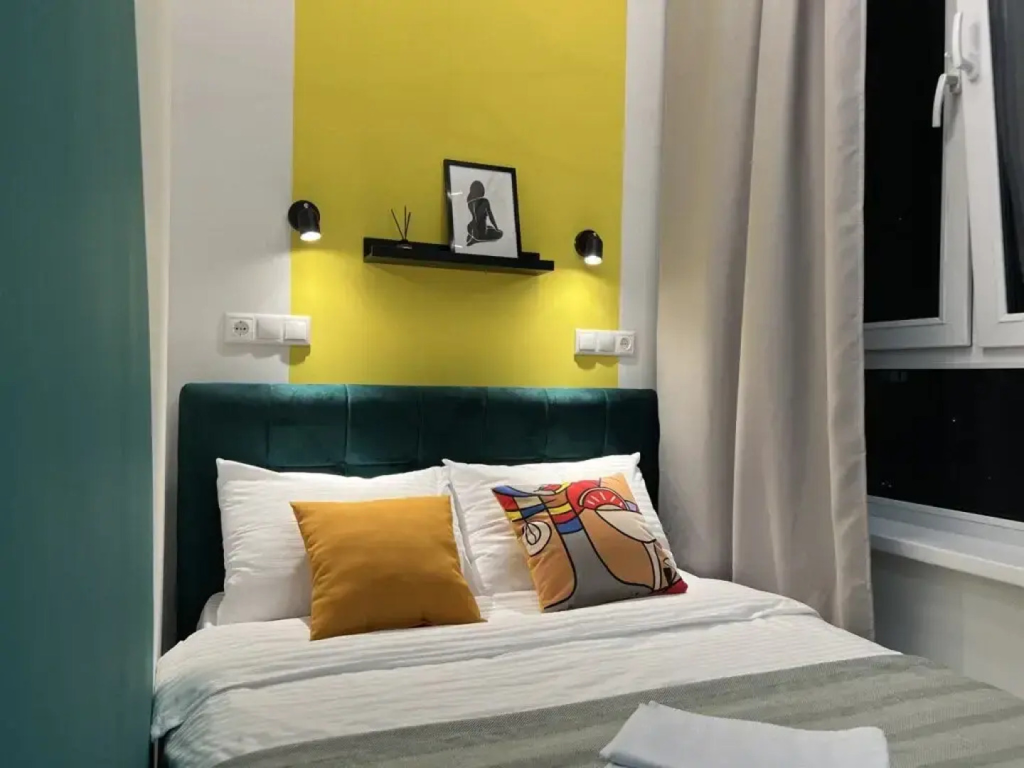 Апартаменты дизайнерские яркие рядом с Внуково